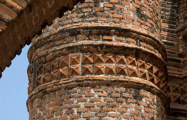 Turret detail, diamondwork - Fuente La Pila o La Corona