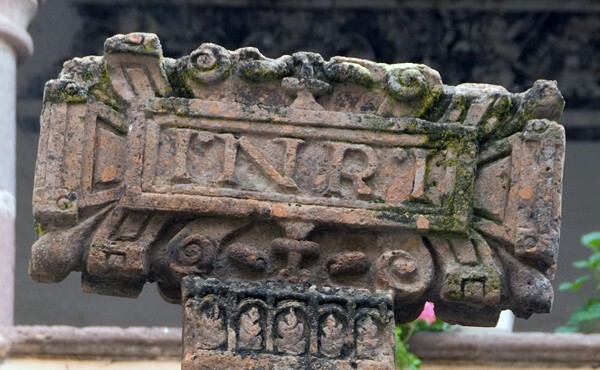 Atrial cross front, head - San Martín