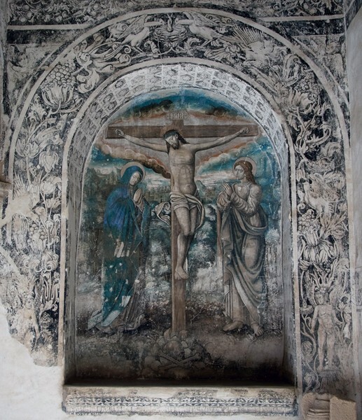 Lower cloister walk, SW testera, Crucifixion - San Andrés, cloister with murals