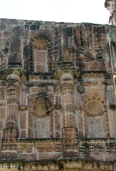 Second & top tier sculpture niches (right) - Façade