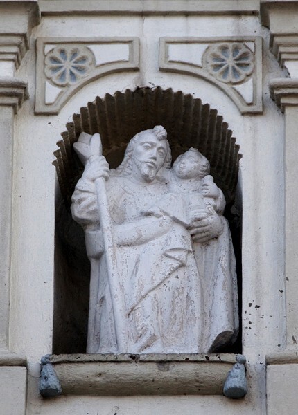 Lateral atrial gate sculpture, St. Joseph - La Concordia