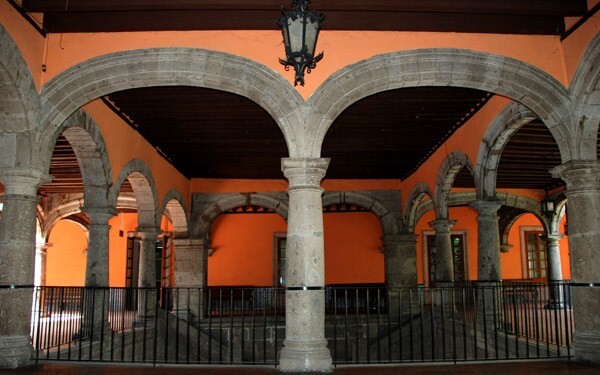 Patio & stairwell - Hospital Jesús Nazareno