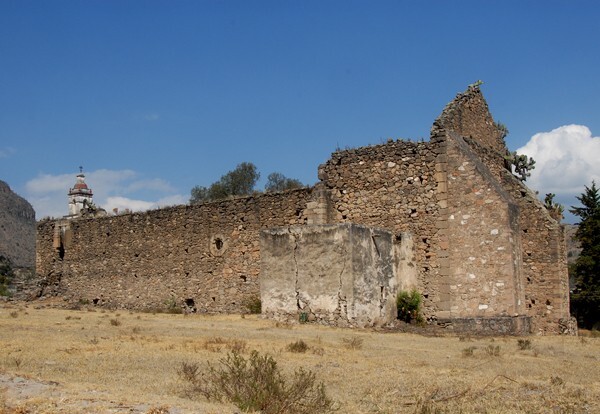 Santiago, exterior nave & apse - Santiago