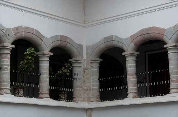 Santa María, upper cloister arches - Tlatlauquitepec, Puebla
