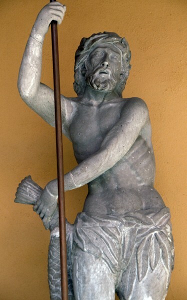 Fuente de Neptuno (original) - Palacio Municipal, Neptuno (original sculpture)