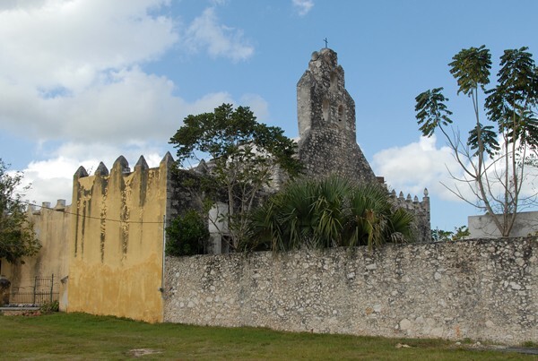 Santiago, rear espadaña - Chicxulub Pueblo, Yucatán