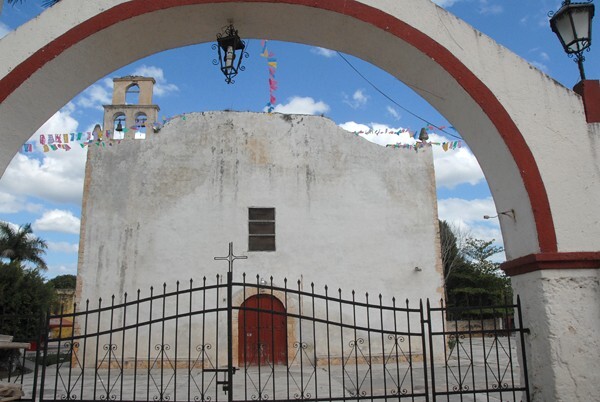 La Asunción, façade & atrial arch - Chichimila, Yucatán