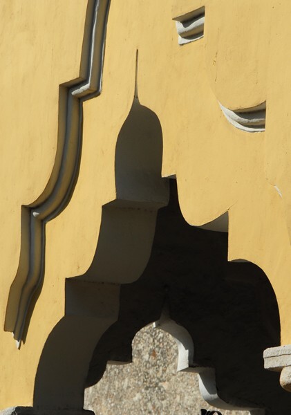 Capilla abierta, mixtilinear arch - San Juan Bautista