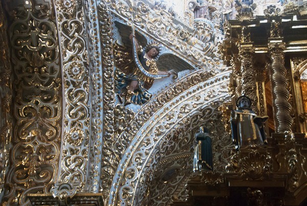 Cupola pendentive & baldachin salomónicas (left) - Capilla del Rosario