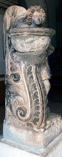 Holy water stoup - Santa Ana, high & nave altars