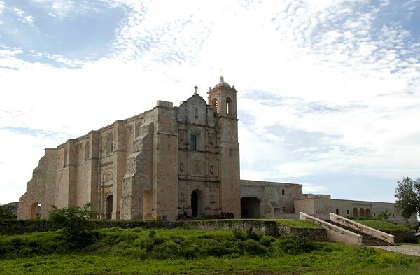 Façade & capilla abierta - Façade & Capilla Abierta
