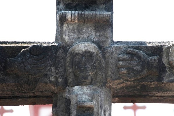 Front crossing, face of Christ - Atrial Cross