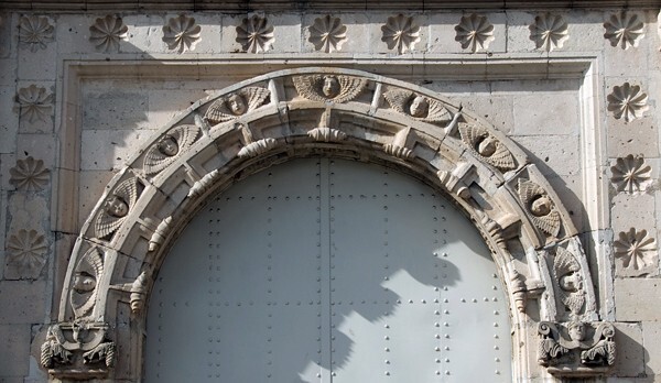 Archivolt & architrave - San Francisco, rear portal