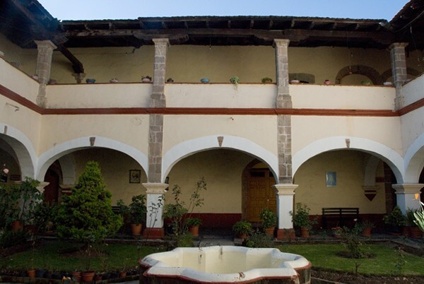 Santiago, cloister & fountain - Ayapango, México