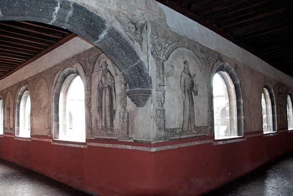 Upper cloister walk - San Juan Evangelista, convento