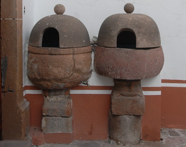 Santiago Apóstol, stoups - Tecozautla, Hidalgo