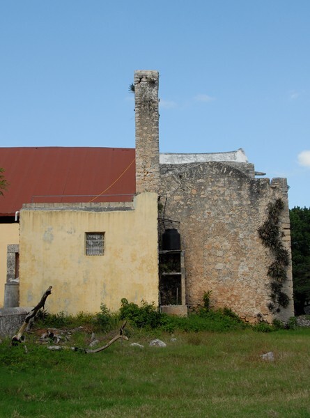 San Antonio de Padua, apse & espadaña - Uci, Yucatán