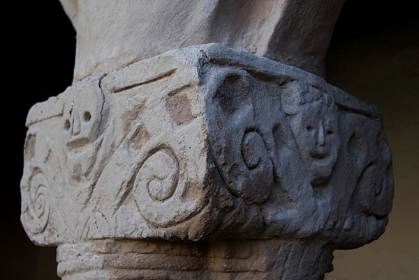 Cloister pillar capital - San Francisco, façade, roof cross, cloister