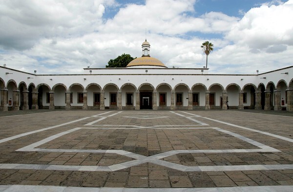Large patio - Hospicio Cabañas
