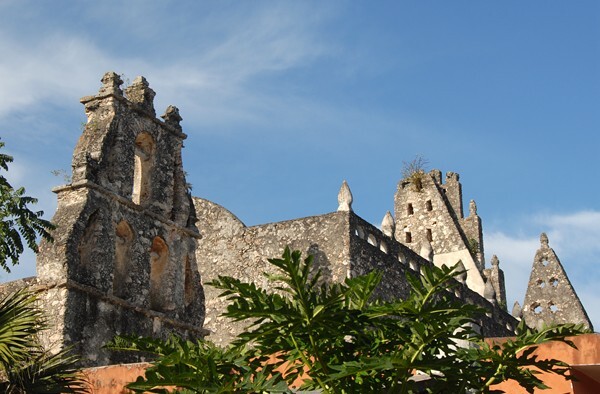 La Asunción, sacristy espadaña & exterior nave with façade espadaña - Tixcuytún, Yucatán