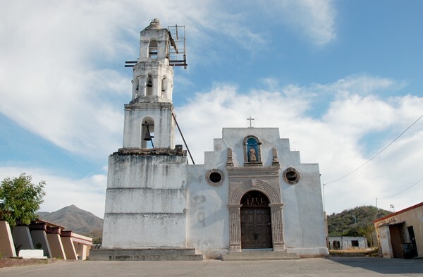 San Ignacio, façade & bell-tower - Onavas, Sonora