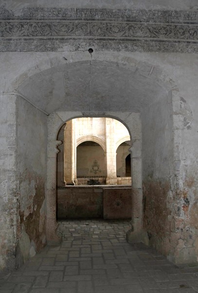 Anteportería & lower cloister walk - Lower cloister walk