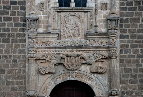 San Andrés, façade, main portal & architrave - San Andrés, façade, portería & atrial gate