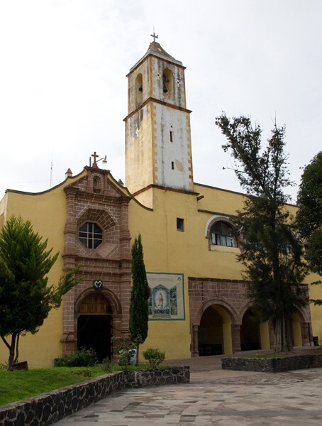 Santiago, façade, bell-tower & portería - Chapatongo, Hidalgo