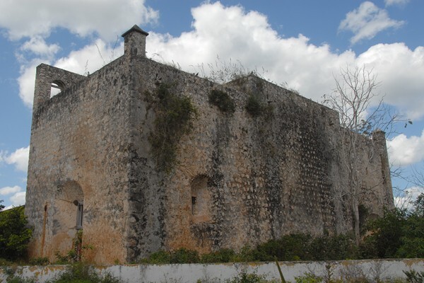 Church name unknown, apse (capilla abierta) - Ekpedz, Yucatán