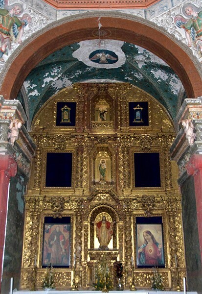 Hacienda chapel, high altar - Santiago Tetlapayac, Hidalgo