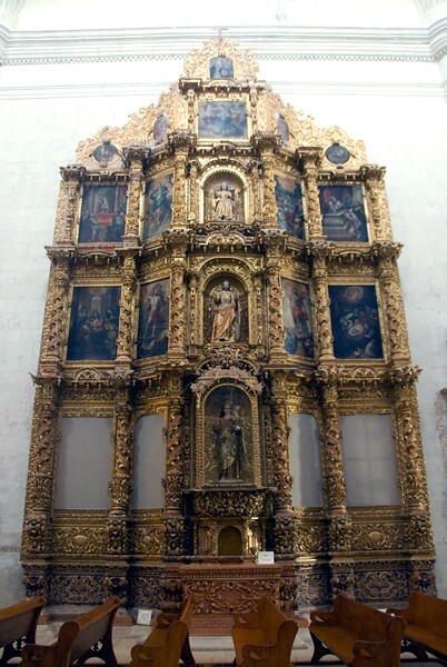 Santo Domingo, nave Nuestra Señora del Rosario altar - Yanhuitlán, Oaxaca