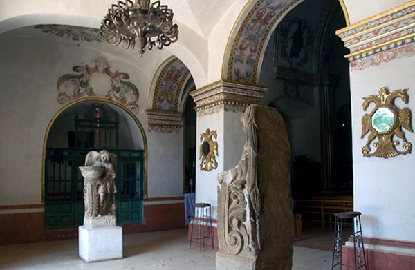 Sotocoro with Holy water stoups - Santa Ana, high & nave altars