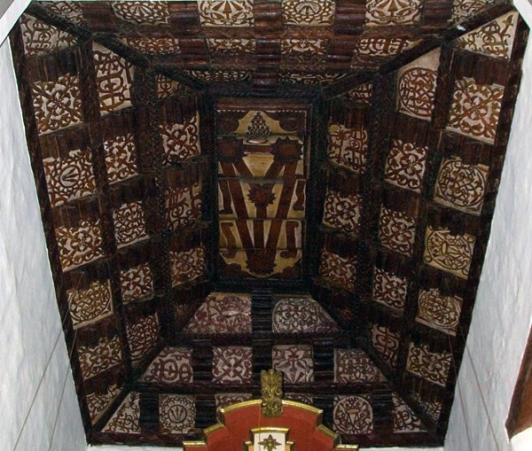 Aanctuary, alfarje ceiling - Santiago Apóstol