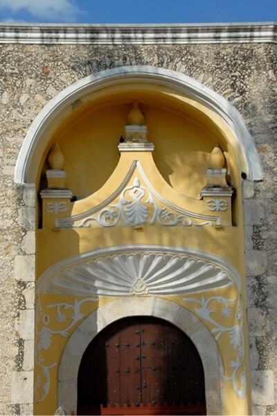 Lateral portal - San Juan Bautista