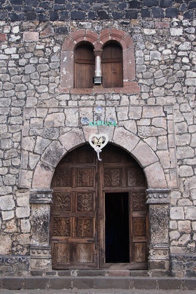 San Bartolomé, façade, main portal alfiz - Cocucho, Michoacán