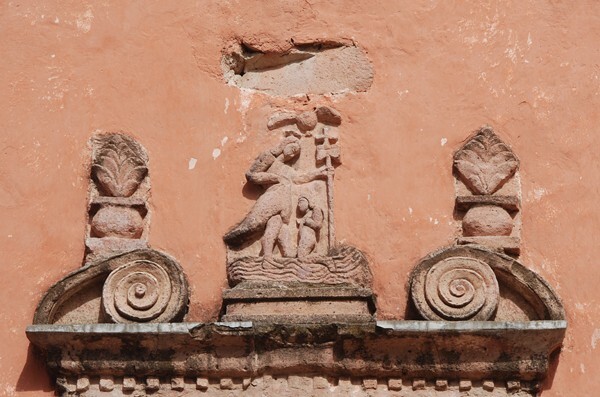 San Juan Bautista, façade, bell-tower base, window cornice relief - Victoria, Guanajuato