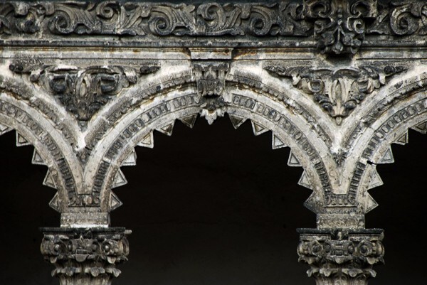 Upper cloister arch & spandrels - La Merced (cloister)
