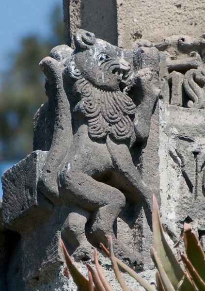 San Buenaventura, atrial cross, base lion - Cuautitlán, México