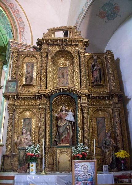 Right return Our Lady of the Rosary altar - Santa Ana, high & nave altars