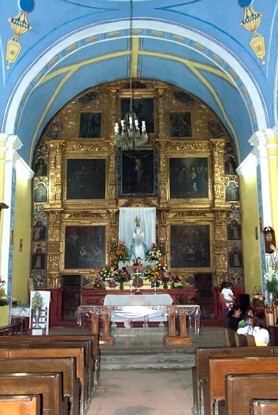 Santo Domingo, sanctuary & high altar - Tepapayeca, Puebla