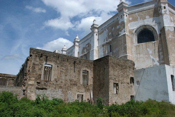Convento & exterior church nave - San Juan Evangelista