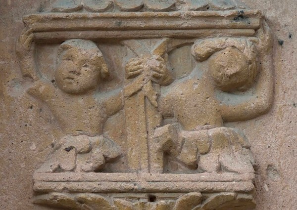 Santiago, façade portal, left inner pilaster relief, cherubs - Atotonilco Tula, Hidalgo