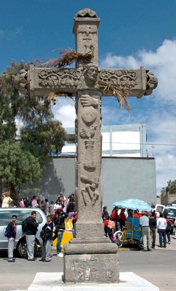 San Pedro Apóstol, atrial cross, front - San Pedro Xalostoc, México