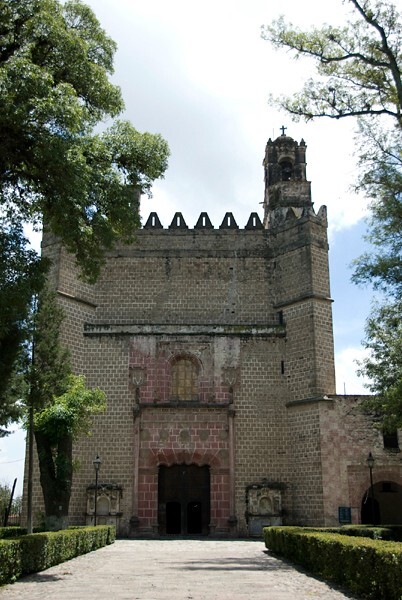 Façade & bell-tower - San Miguel Arcángel, façade, portería, crosses & porciúncula door