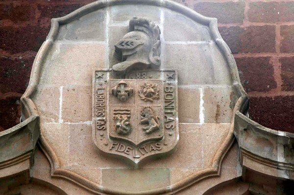 Palacio Gobierno, window cartouche escutcheon - Aguascalientes, Aguascalientes