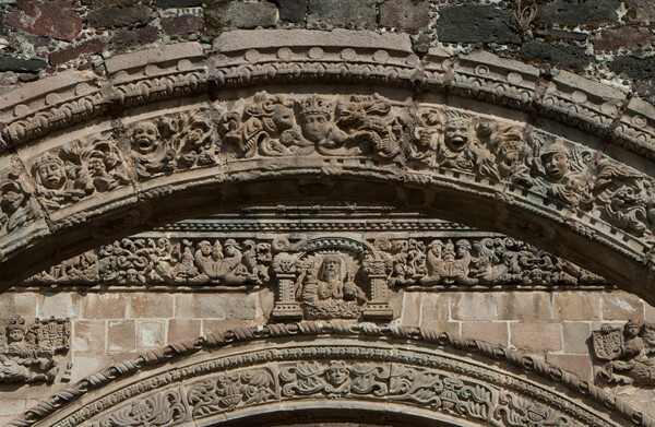 Central portería arch & chancel arch - San Luis Obispo, capilla abierta
