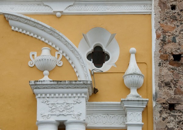 Santa María, façade detail - Tlatlauquitepec, Puebla