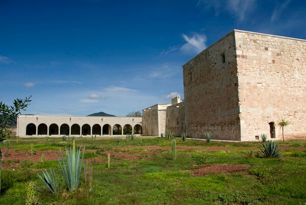 Convento & novitiate portico - Santo Domingo (exterior)