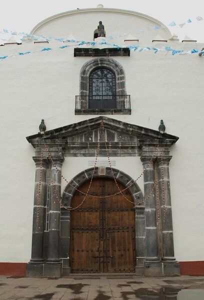 SS Pedro y Pablo, façade portal & choir loft window - Zacatlán de las Manzanas, Puebla
