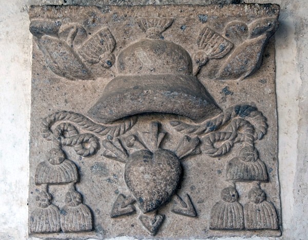 Lower cloister walk, arch capital - San Andrés, cloister with murals